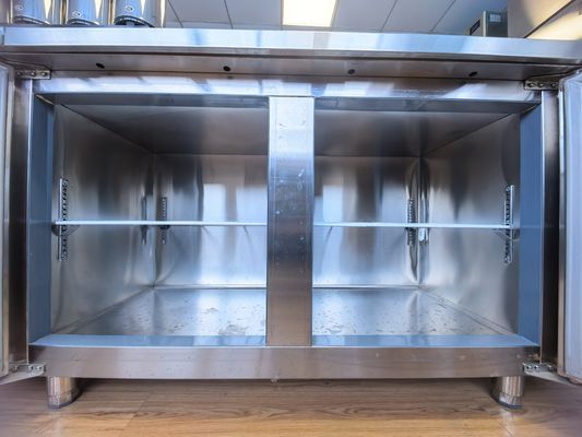 Refrigerador de banco de trabajo ranurado enfriado por aire 120L Bebida
